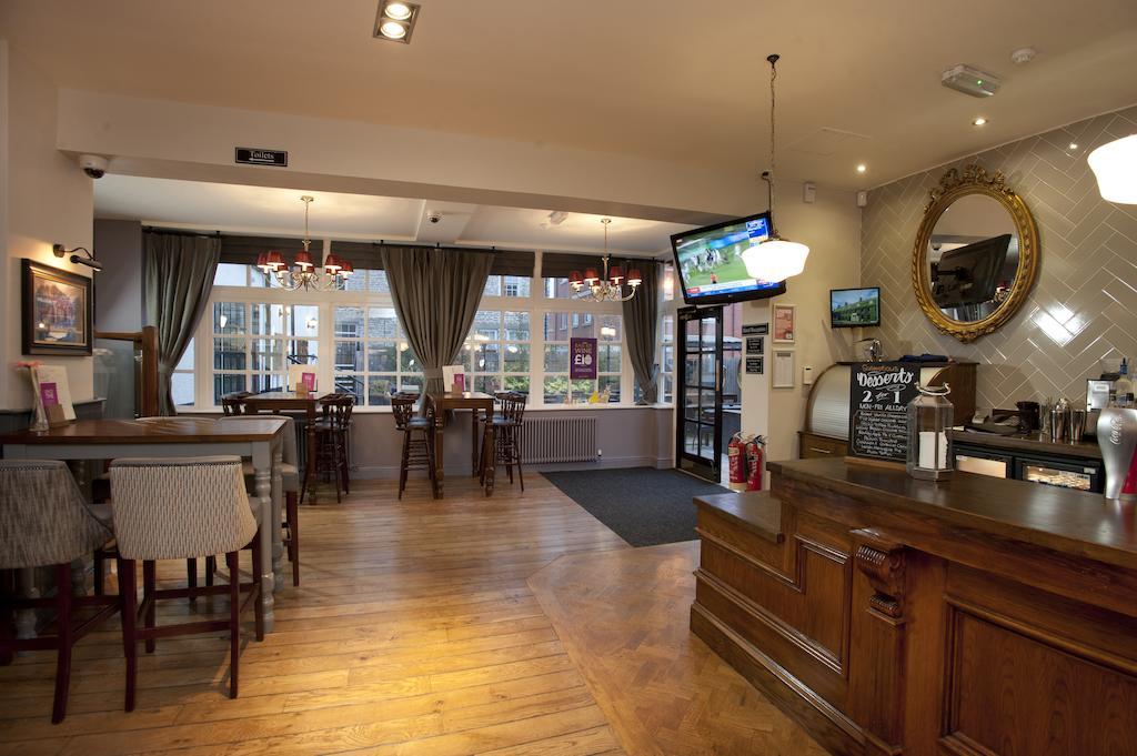 The Goddard Arms Hotel Swindon Eksteriør billede