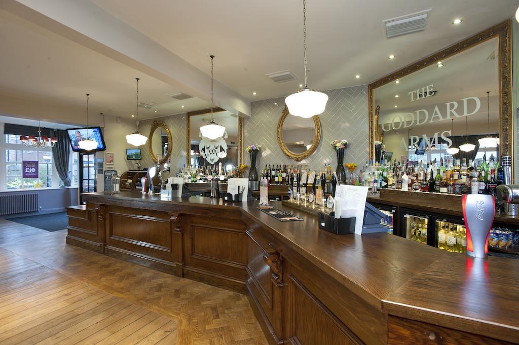 The Goddard Arms Hotel Swindon Eksteriør billede