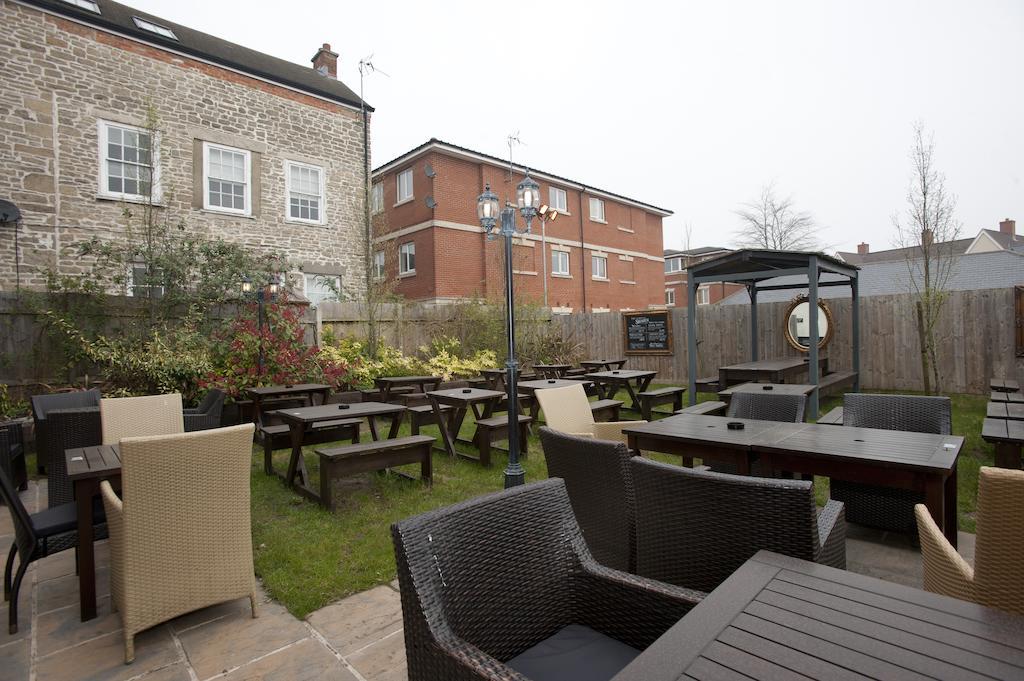 The Goddard Arms Hotel Swindon Eksteriør billede