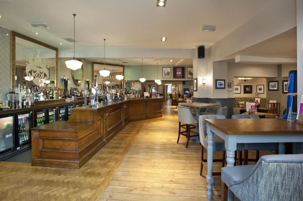 The Goddard Arms Hotel Swindon Eksteriør billede