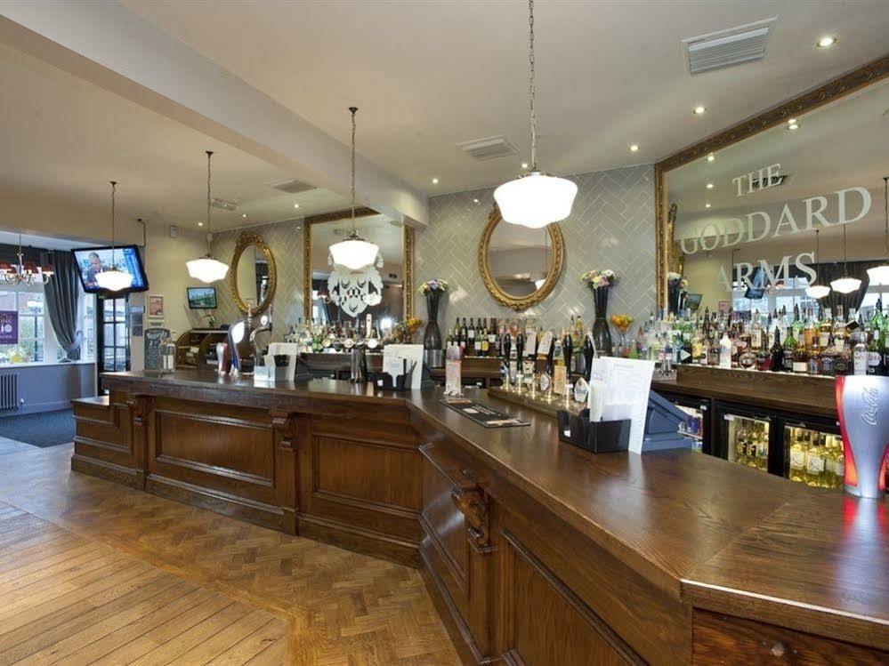 The Goddard Arms Hotel Swindon Eksteriør billede