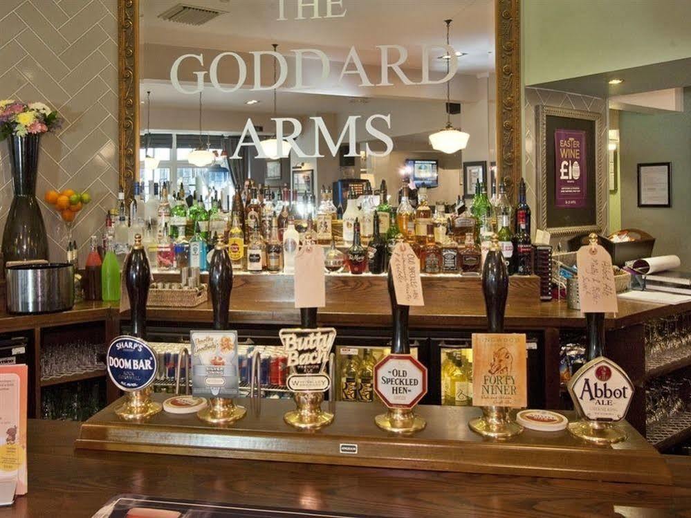 The Goddard Arms Hotel Swindon Eksteriør billede
