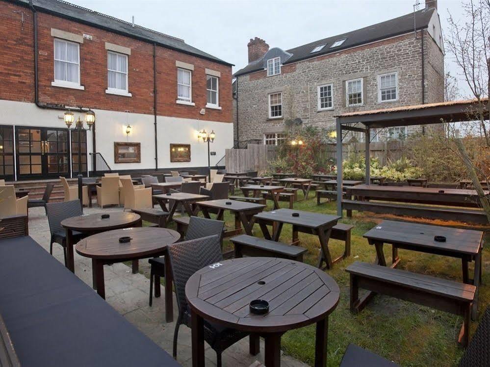 The Goddard Arms Hotel Swindon Eksteriør billede